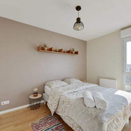 Chic Apartment With Superb View Of The Eiffel Tower Saint-Denis  Exterior foto